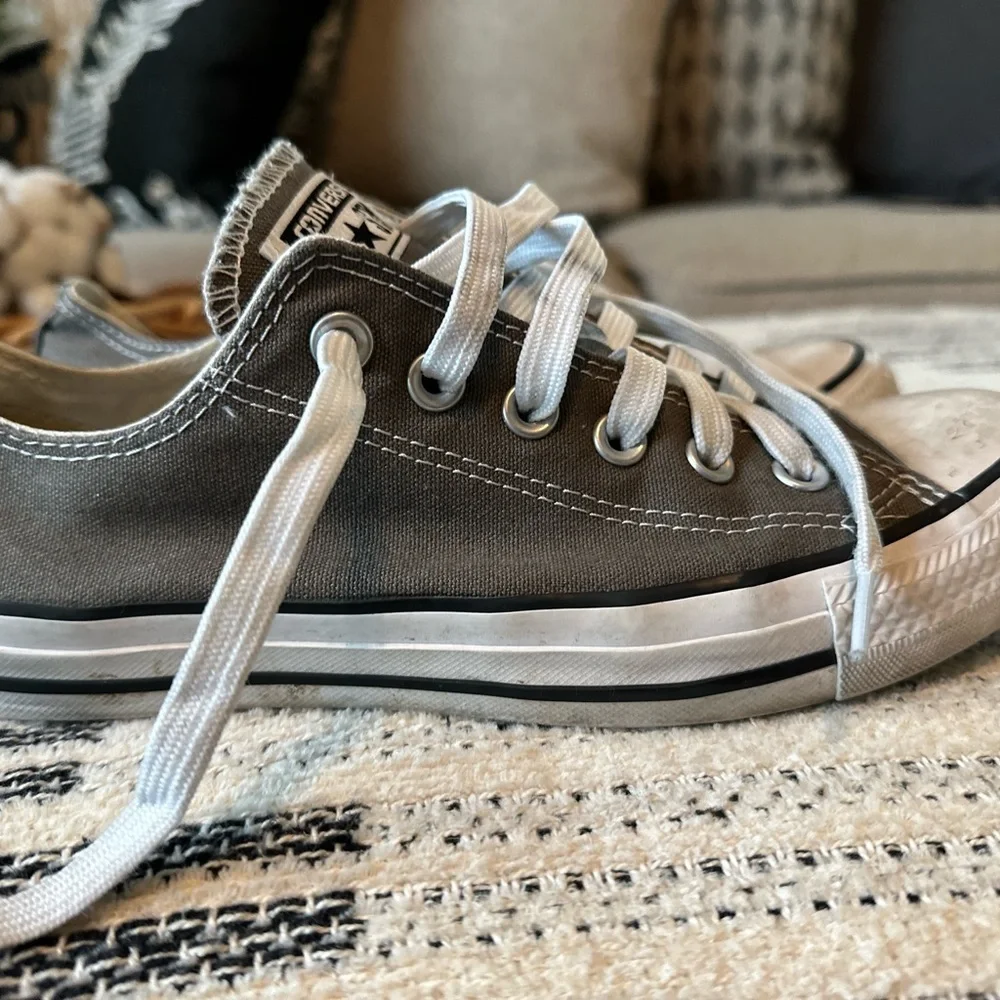 Converse Chuck Taylor All Star Low Top Sneakers Gray Men’s 8 - Picture 3 of 7